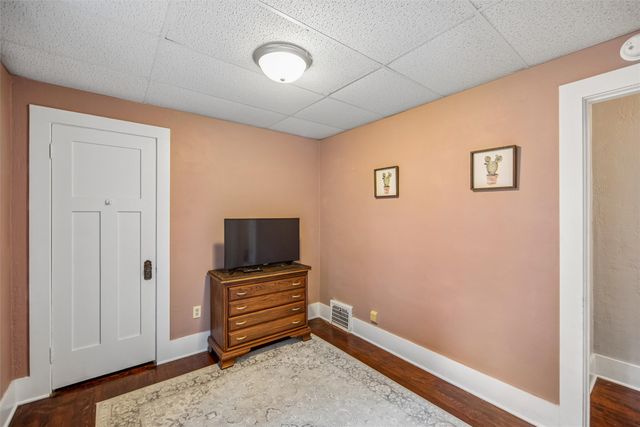 2714 Moyer Street, Des Moines, IA 50310