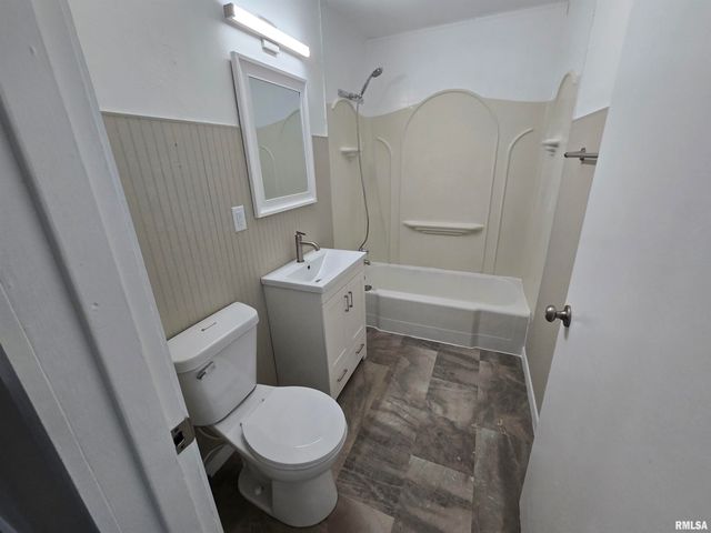 1114 N 15TH Street, Pekin, IL 61554