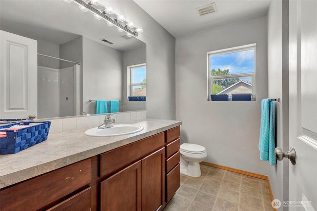 6219 Park St E, Fife, WA 98424