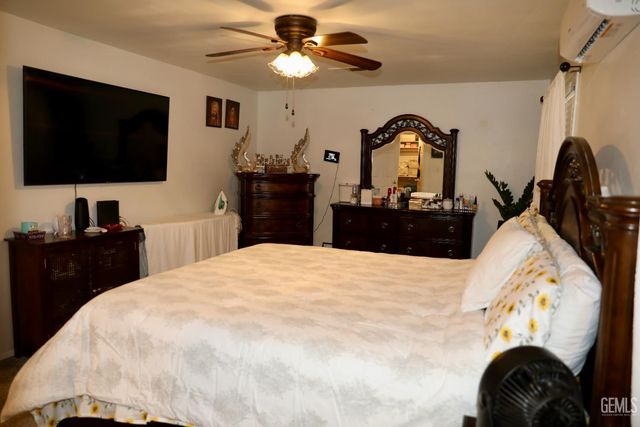 4825 Shadow Stone Street, Bakersfield, CA 93313