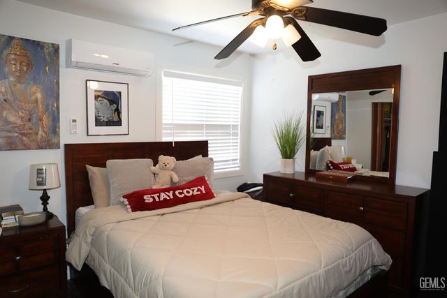 4825 Shadow Stone Street, Bakersfield, CA 93313