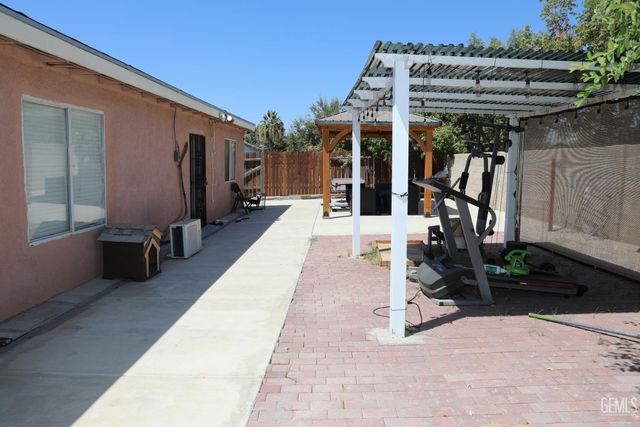 4825 Shadow Stone Street, Bakersfield, CA 93313