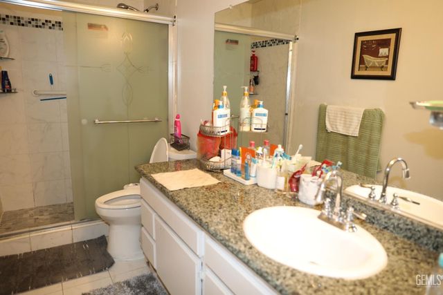 4825 Shadow Stone Street, Bakersfield, CA 93313