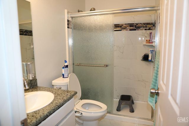 4825 Shadow Stone Street, Bakersfield, CA 93313