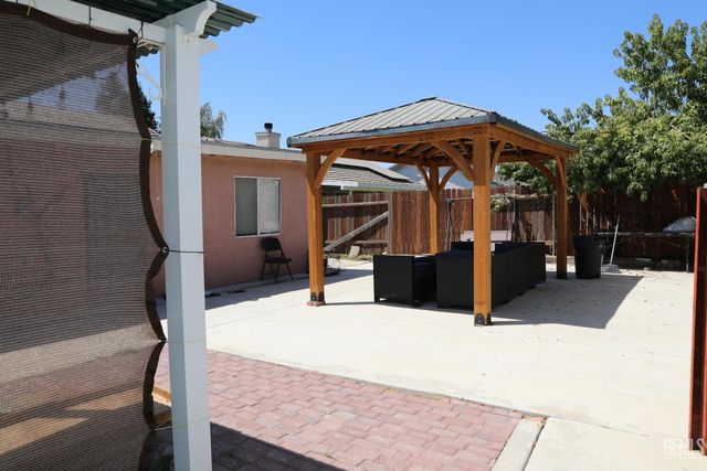 4825 Shadow Stone Street, Bakersfield, CA 93313