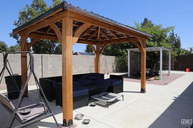 4825 Shadow Stone Street, Bakersfield, CA 93313