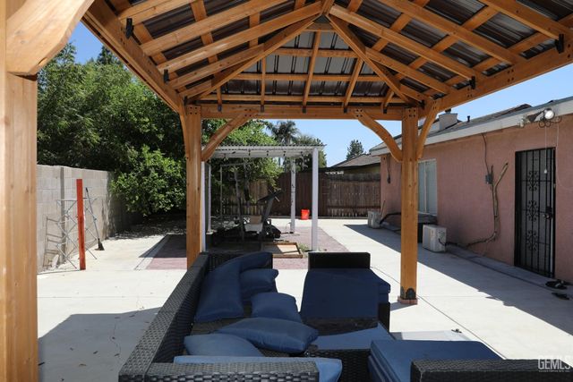 4825 Shadow Stone Street, Bakersfield, CA 93313