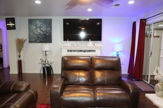 4825 Shadow Stone Street, Bakersfield, CA 93313