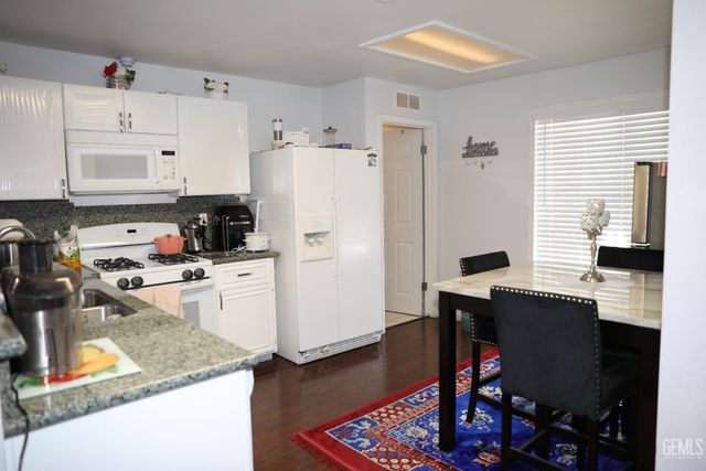 4825 Shadow Stone Street, Bakersfield, CA 93313