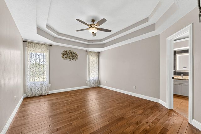 1854 S Oakmont Avenue, Springfield, MO 65809