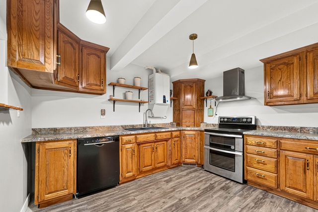1854 S Oakmont Avenue, Springfield, MO 65809