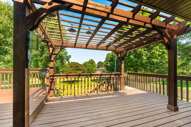 1854 S Oakmont Avenue, Springfield, MO 65809