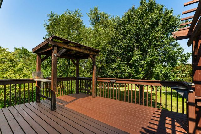 1854 S Oakmont Avenue, Springfield, MO 65809