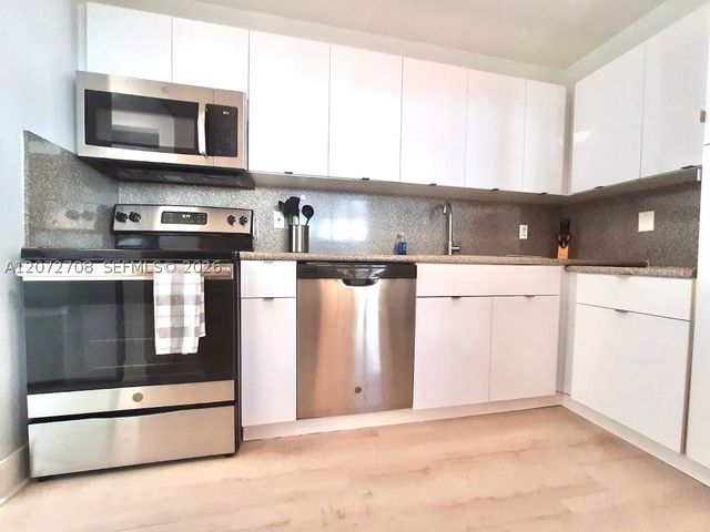 8888 Collins Ave 512, Surfside, FL 33154