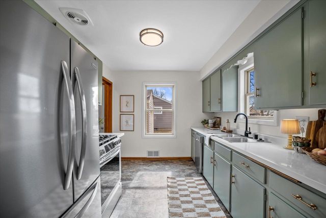 W166N8430 Dardis AVENUE, Menomonee Falls, WI 53051