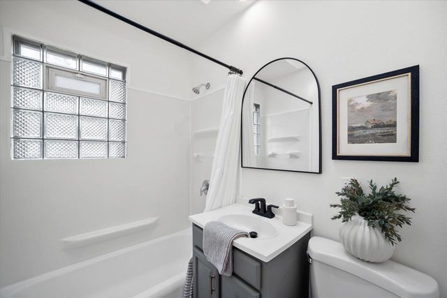 W166N8430 Dardis AVENUE, Menomonee Falls, WI 53051