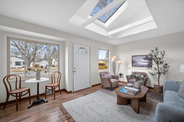 W166N8430 Dardis AVENUE, Menomonee Falls, WI 53051