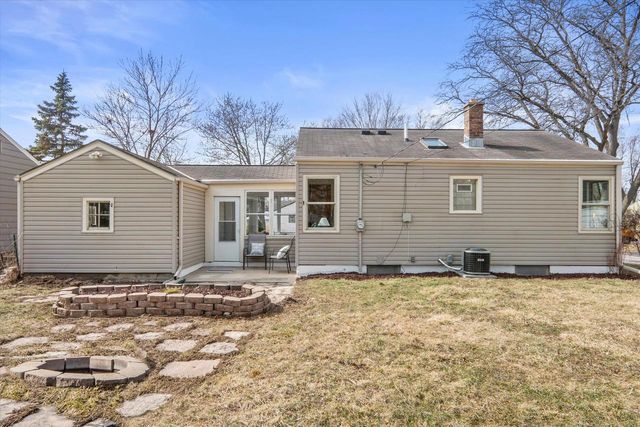 W166N8430 Dardis AVENUE, Menomonee Falls, WI 53051