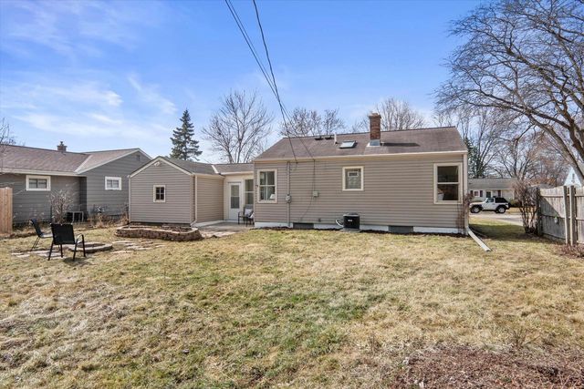 W166N8430 Dardis AVENUE, Menomonee Falls, WI 53051