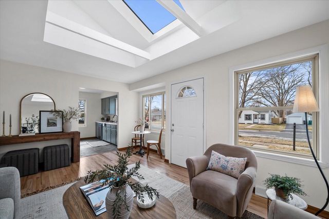 W166N8430 Dardis AVENUE, Menomonee Falls, WI 53051