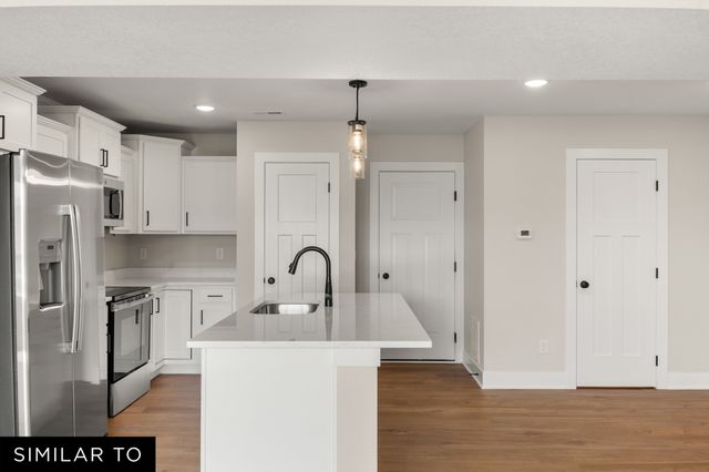 606 NE Hart Lane, Ankeny, IA 50021