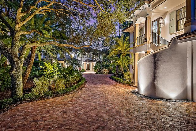 19651 Riverside Drive, Jupiter, FL 33469
