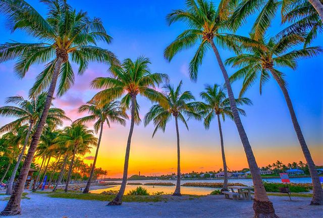 19651 Riverside Drive, Jupiter, FL 33469