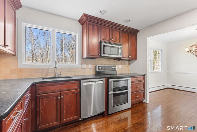 8 Woodlawn Drive, Bethel, CT 06801