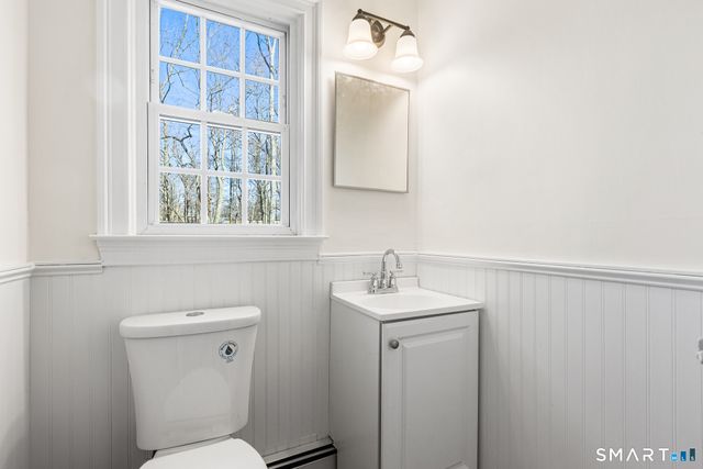 8 Woodlawn Drive, Bethel, CT 06801