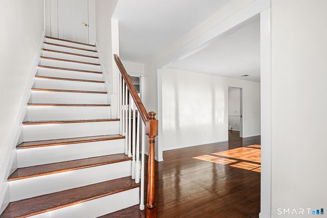 8 Woodlawn Drive, Bethel, CT 06801