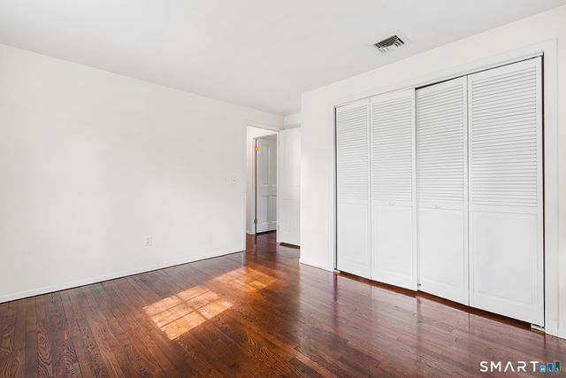 8 Woodlawn Drive, Bethel, CT 06801