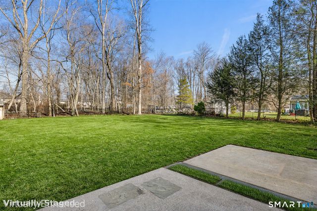 8 Woodlawn Drive, Bethel, CT 06801