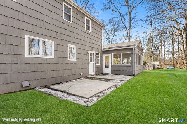 8 Woodlawn Drive, Bethel, CT 06801