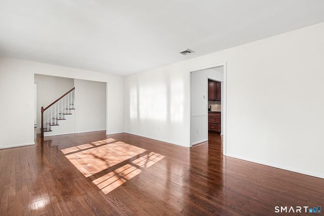 8 Woodlawn Drive, Bethel, CT 06801