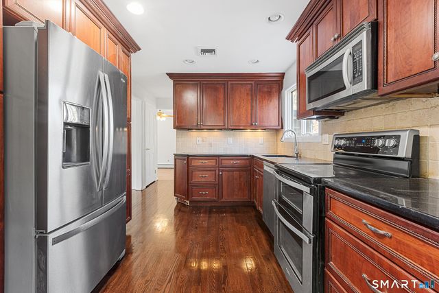 8 Woodlawn Drive, Bethel, CT 06801