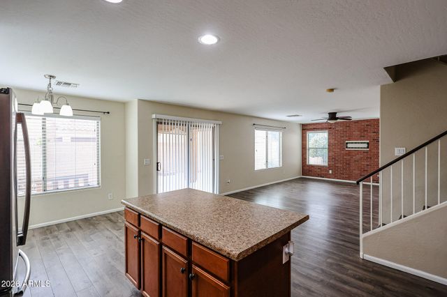 7267 W PALMAIRE Avenue, Glendale, AZ 85303