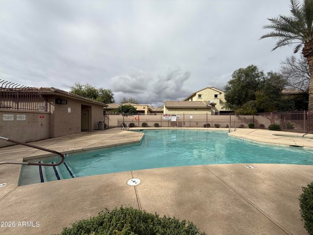 7267 W PALMAIRE Avenue, Glendale, AZ 85303