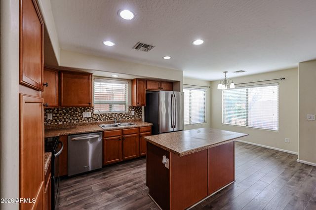 7267 W PALMAIRE Avenue, Glendale, AZ 85303