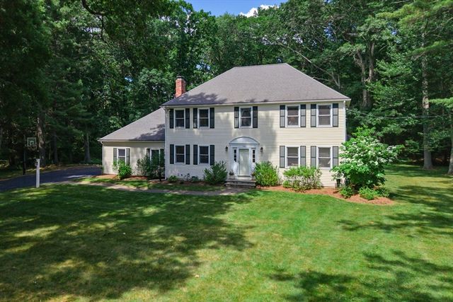 164 Granite St, Medfield, MA 02052