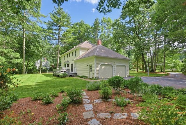 164 Granite St, Medfield, MA 02052