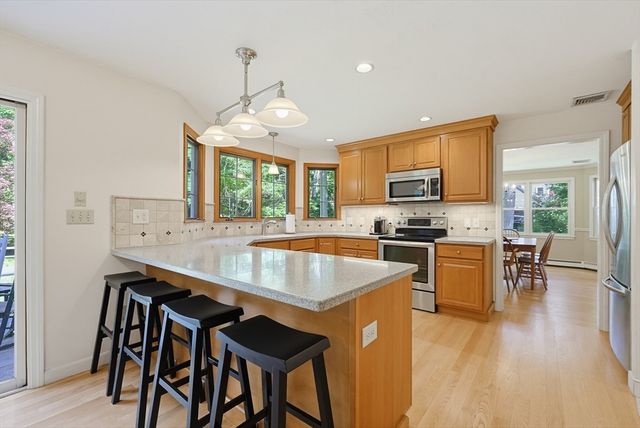164 Granite St, Medfield, MA 02052