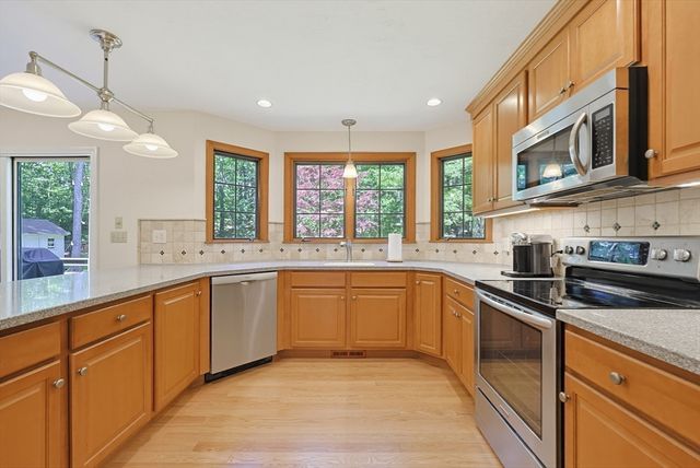 164 Granite St, Medfield, MA 02052