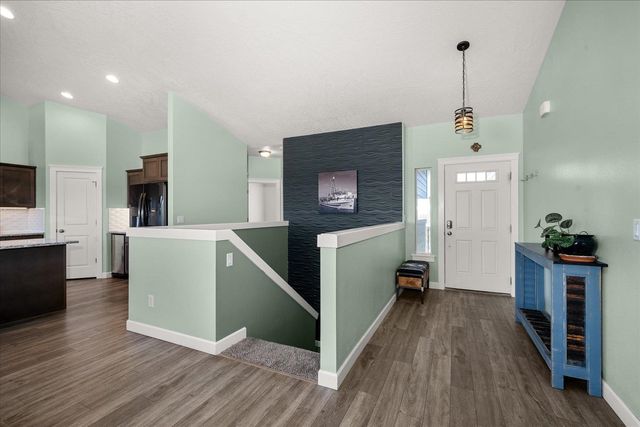 2706 W Howesdale Rd, Spokane, WA 99208