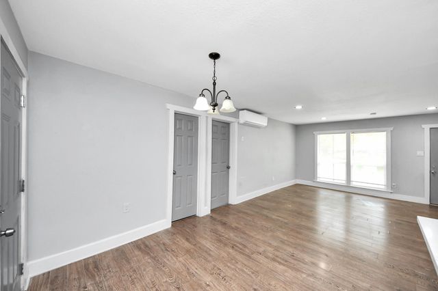 5738 Kenilwood Drive, Houston, TX 77033