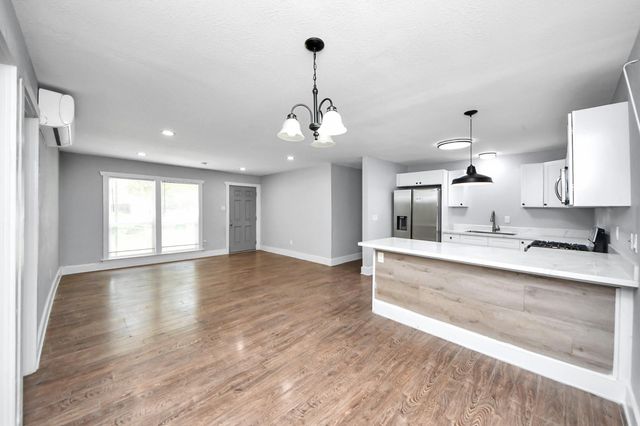 5738 Kenilwood Drive, Houston, TX 77033