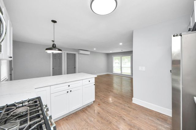 5738 Kenilwood Drive, Houston, TX 77033