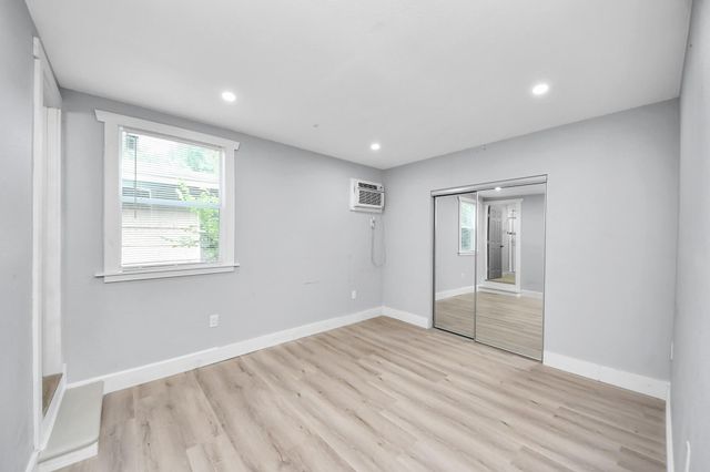 5738 Kenilwood Drive, Houston, TX 77033