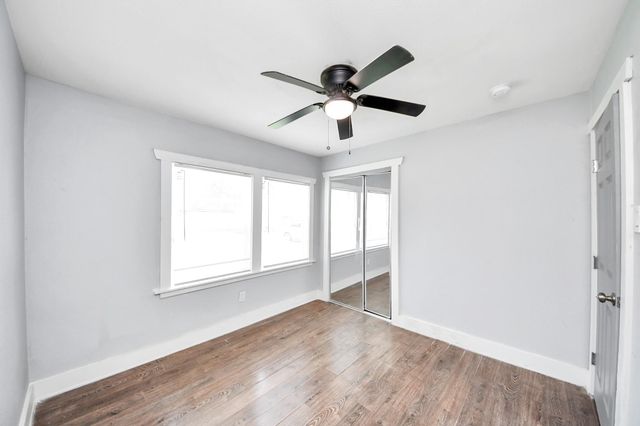 5738 Kenilwood Drive, Houston, TX 77033