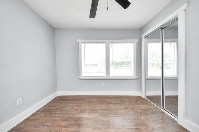 5738 Kenilwood Drive, Houston, TX 77033