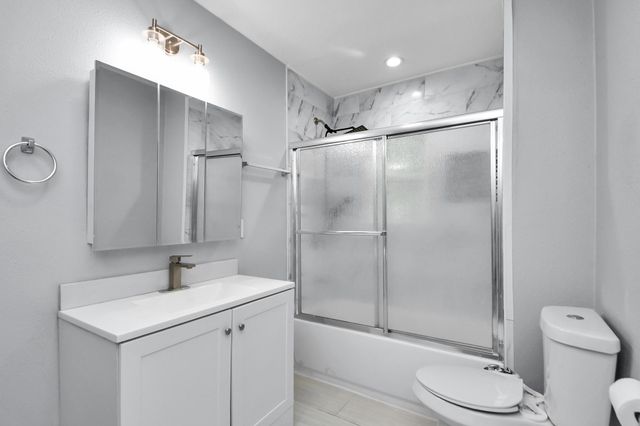 5738 Kenilwood Drive, Houston, TX 77033